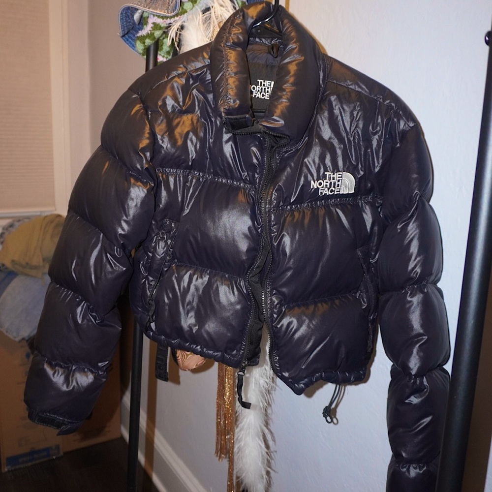 The North Face Nuptse Cropped Puffer Jacket in Black sz Medium - Great Condition